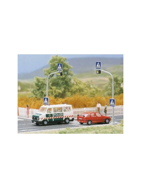 BUSCH 5916 Scala HO Due semafori lampeggianti per striscie pedonali funzionanti