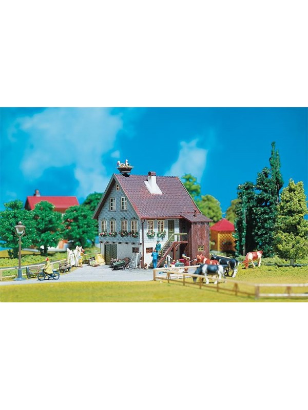 FALLER 130280 Scala HO Casa di campagna con nido di cicogna sul tetto