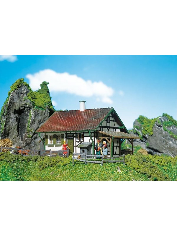 FALLER 130277 Scala HO Casetta con intelaiatura e piccola costruzione annessa