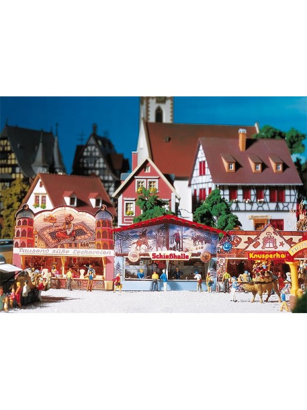 FALLER 140320 Scala HO Due Stand per parco divertimenti (poligono di tiro e vendita dolciumi- decorazioni incluse)