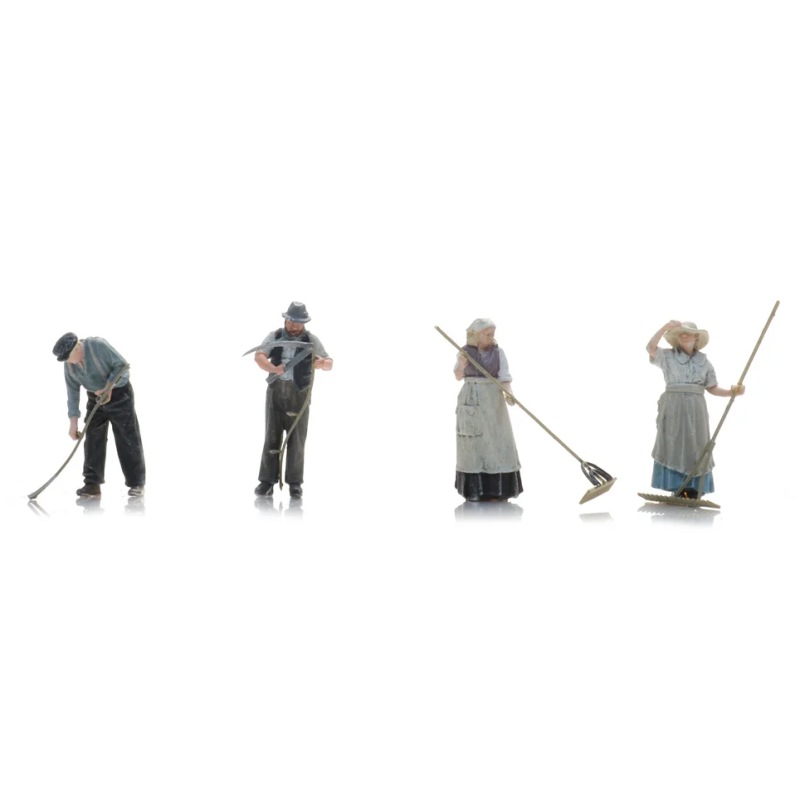 Mietitori di fieno con falci. ARTITEC 5870073