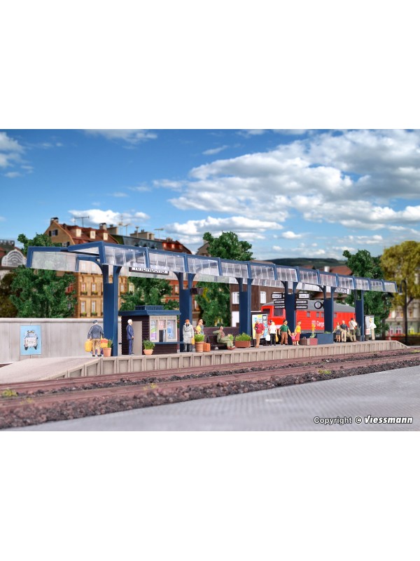 VOLLMER 43532 Scala HO Banchina con pensilina (con edicola ed accessori)