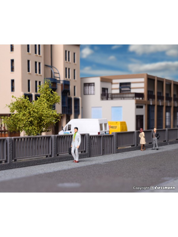 VOLLMER 45014 Scala HO Recinzione per aree industriali (basamento in cemento)