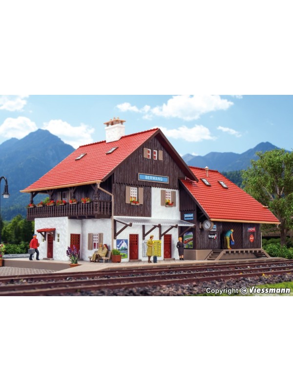 VOLLMER 49050 Scala HO Serie Start: Stazione di Berwang con magazzino merci